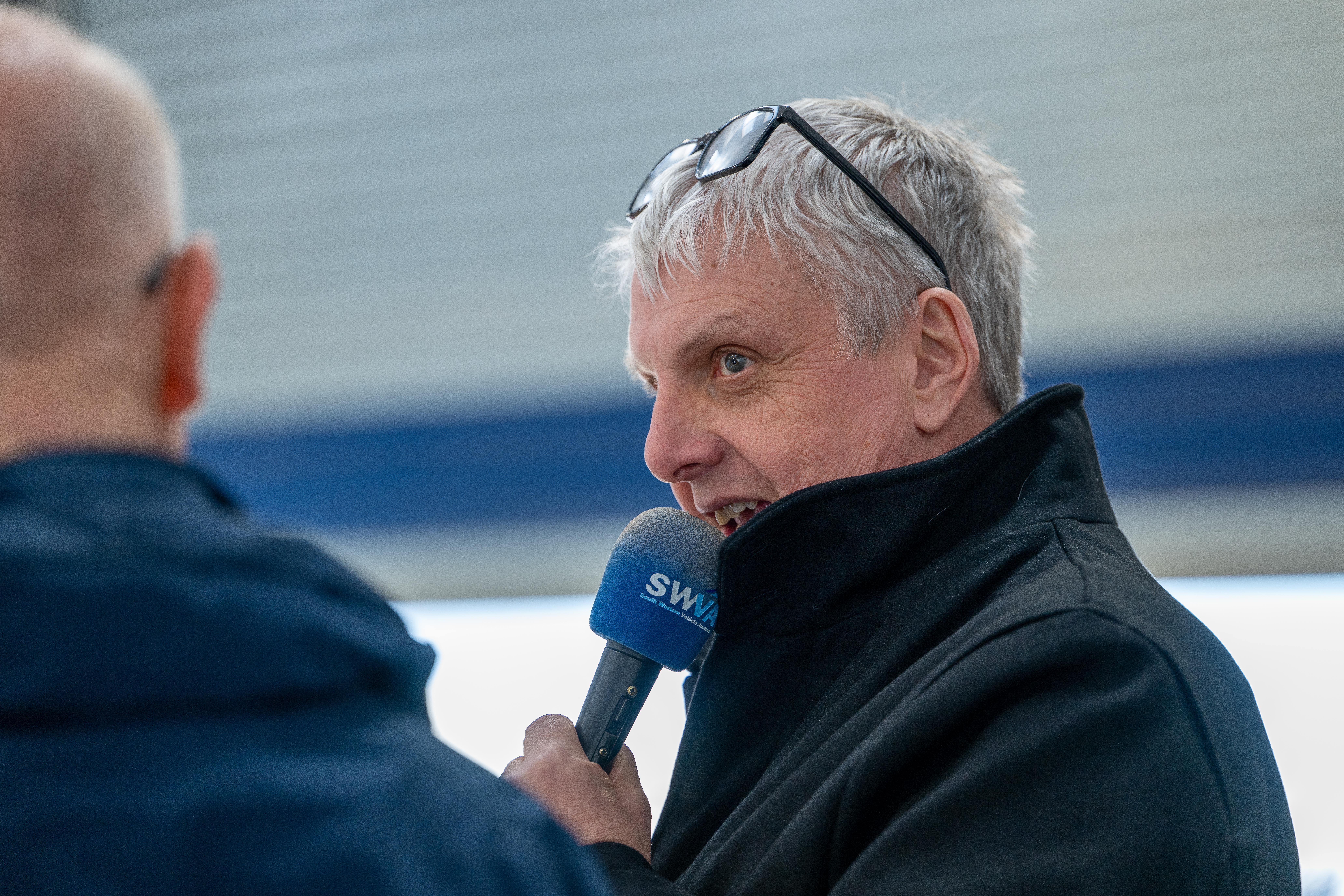 Commercial auctioneer