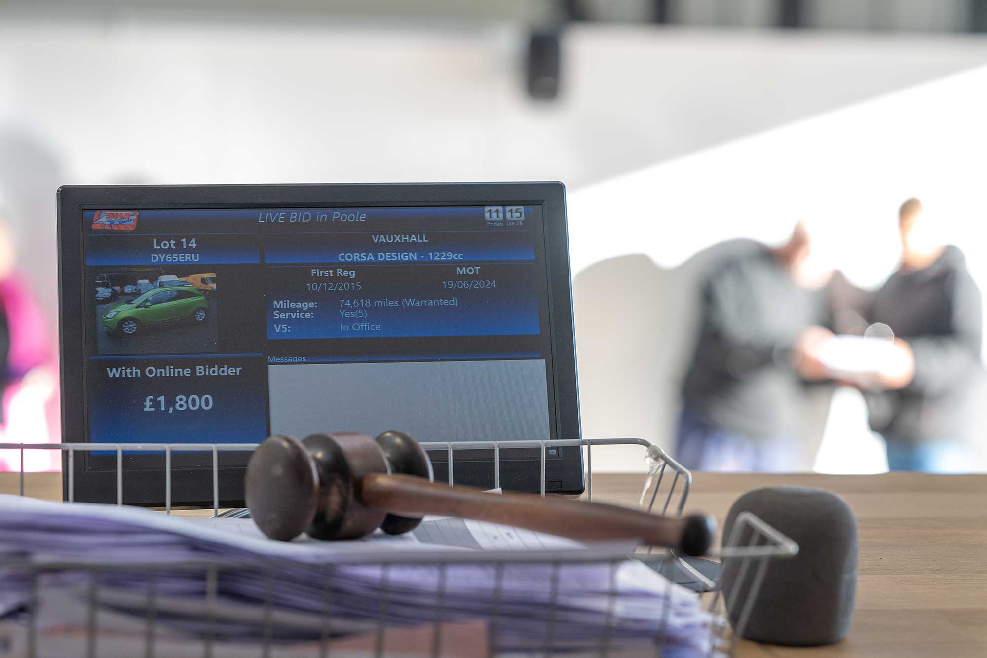 auctioneers desk during livebid